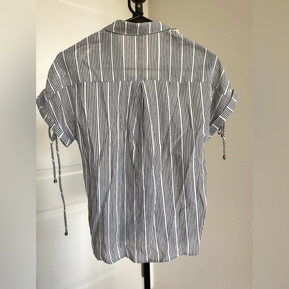 HEARTLOOM blue and white striped blouse with detailing on the shoulders - Picture 2 of 2